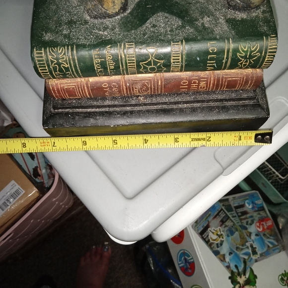 Elephant on stacked books lamp - Picture 3 of 7